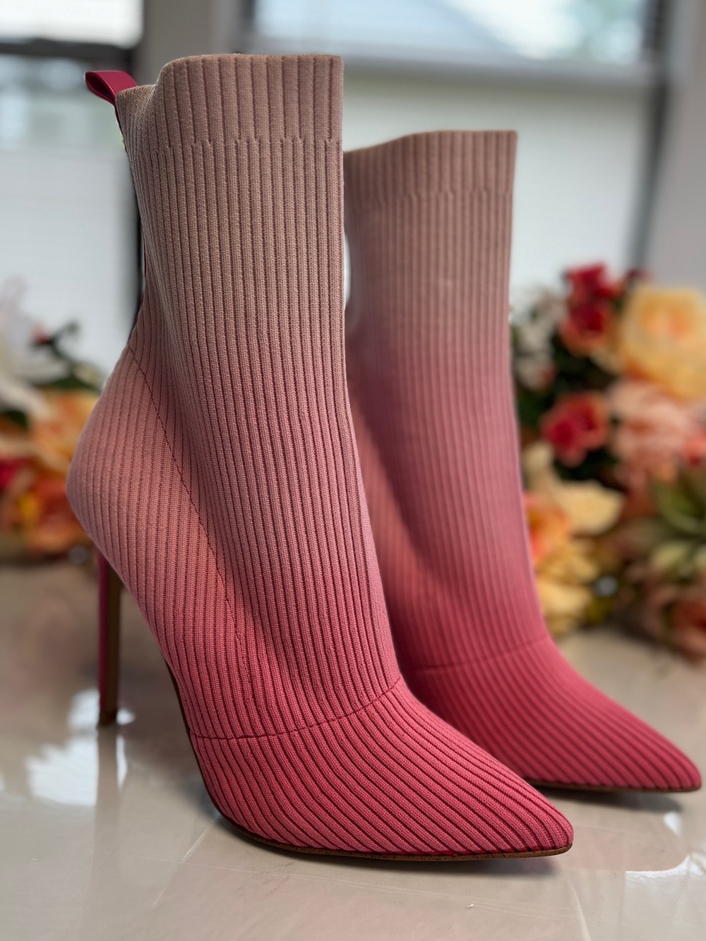 Steve Madden Doler Ribbed Knit Sock Booties Pink Ombre Pointed Toe Women’s 8.5M